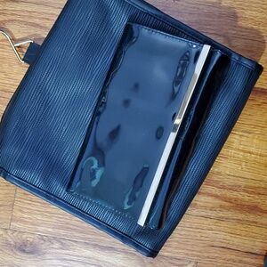 Toiletry travel storage bag + Free Clutch